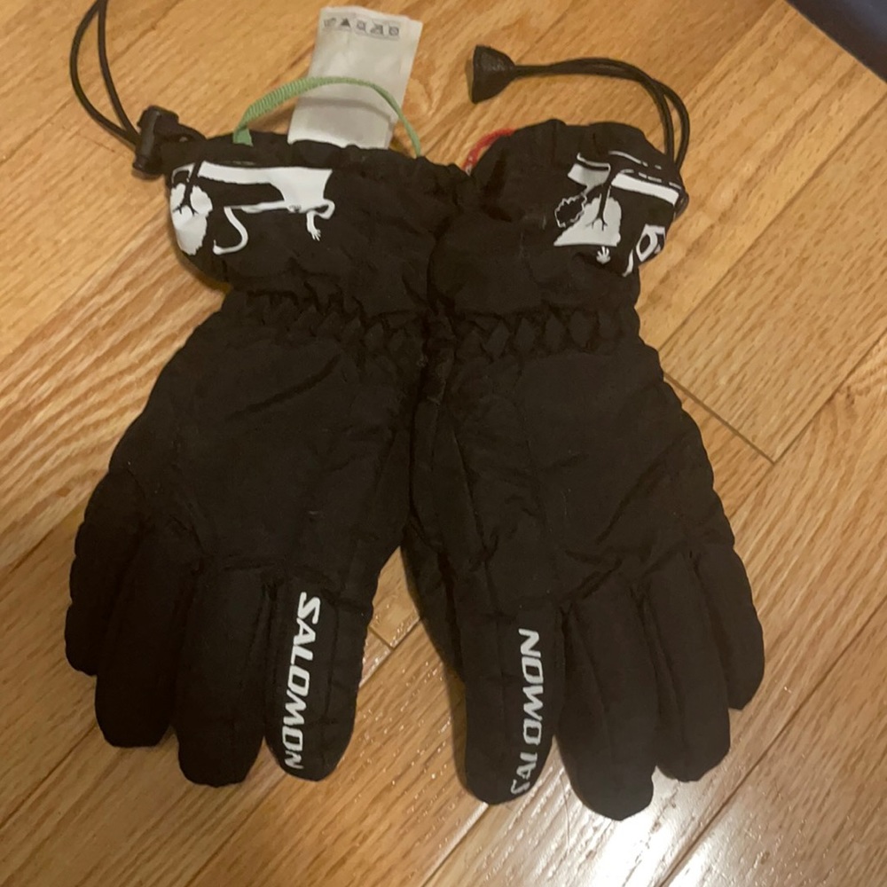 Salomon ski gloves for kids